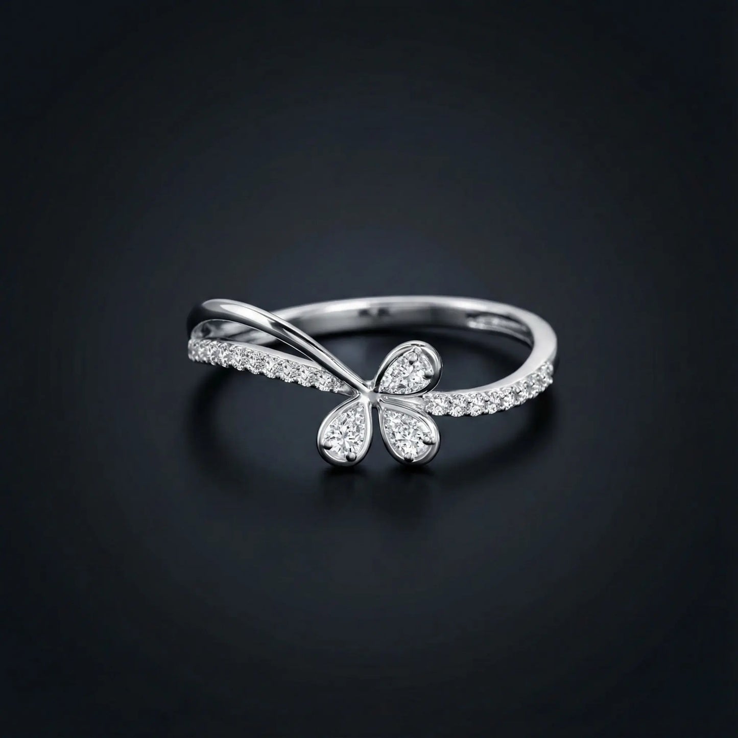 Diamond Leaf Band Ring Orilucent