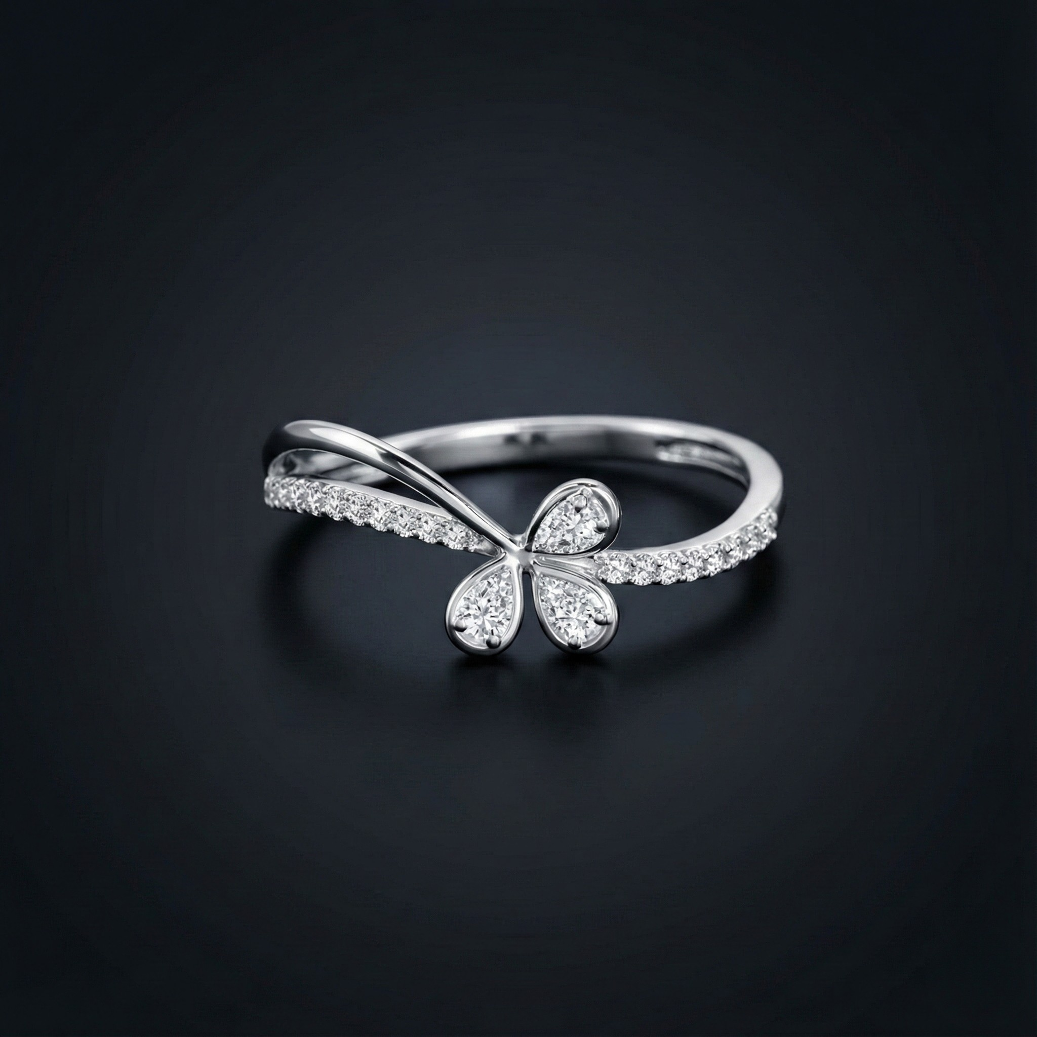 Leaf Curve 925 Silver Diamond Ring with Lab-Grown Diamonds