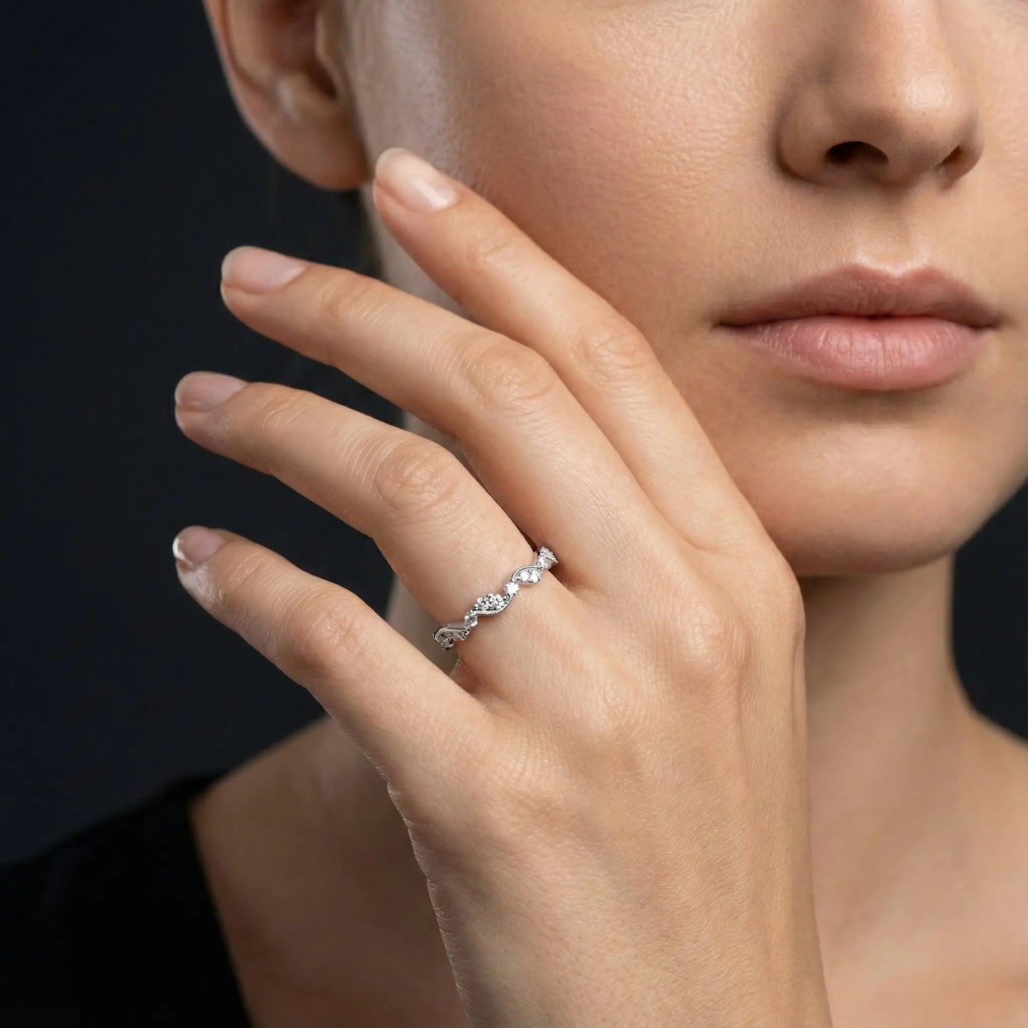 Diamond Wave Band Ring Orilucent